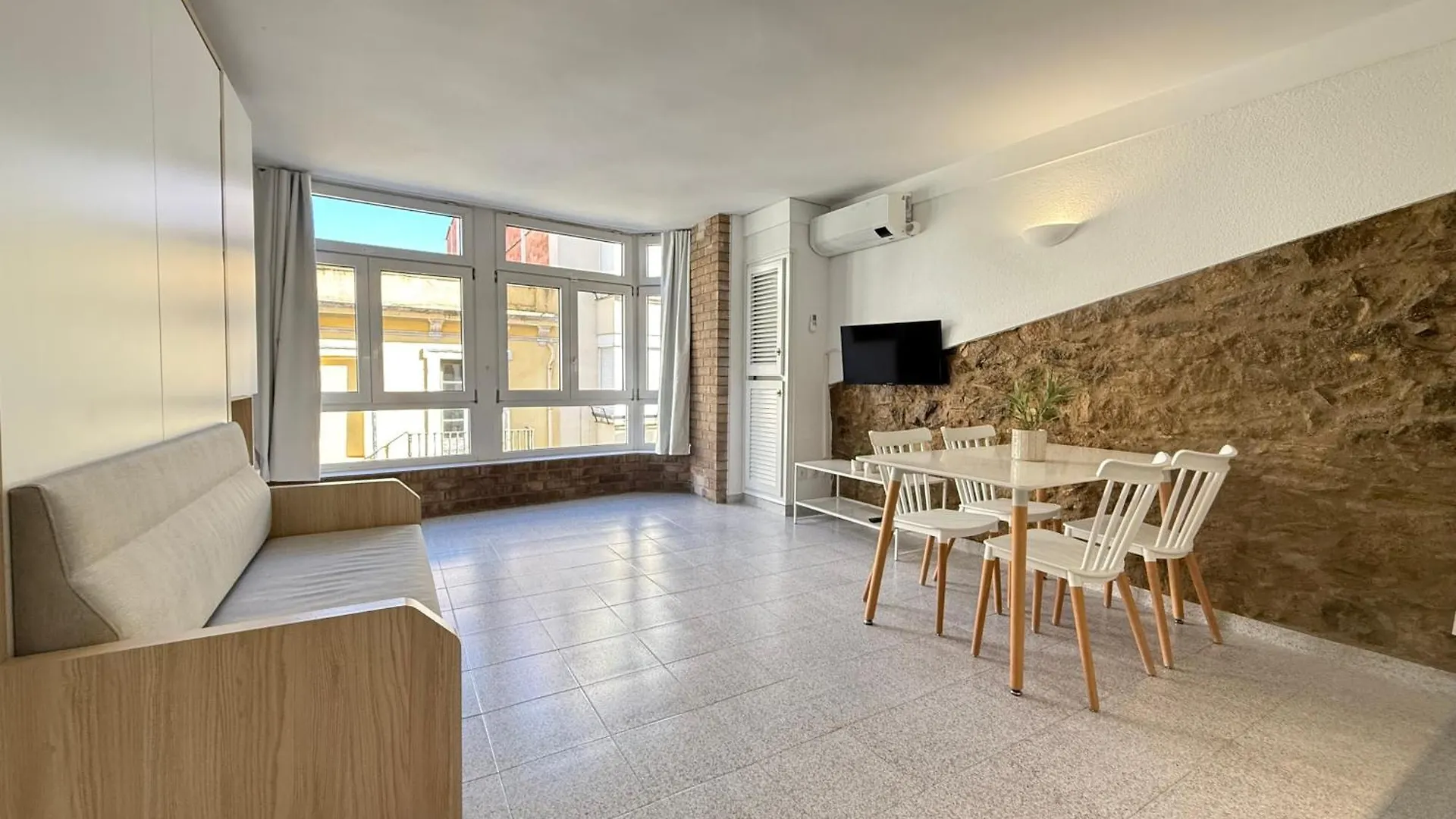 Agi Pi Sunyer Apartments Roses Spanje
