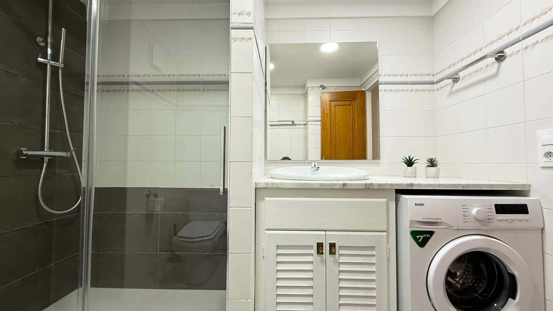 Agi Pi Sunyer Apartments Roses