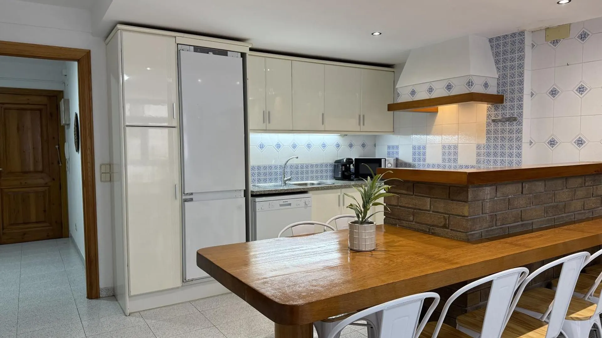 Agi Pi Sunyer Apartments Roses