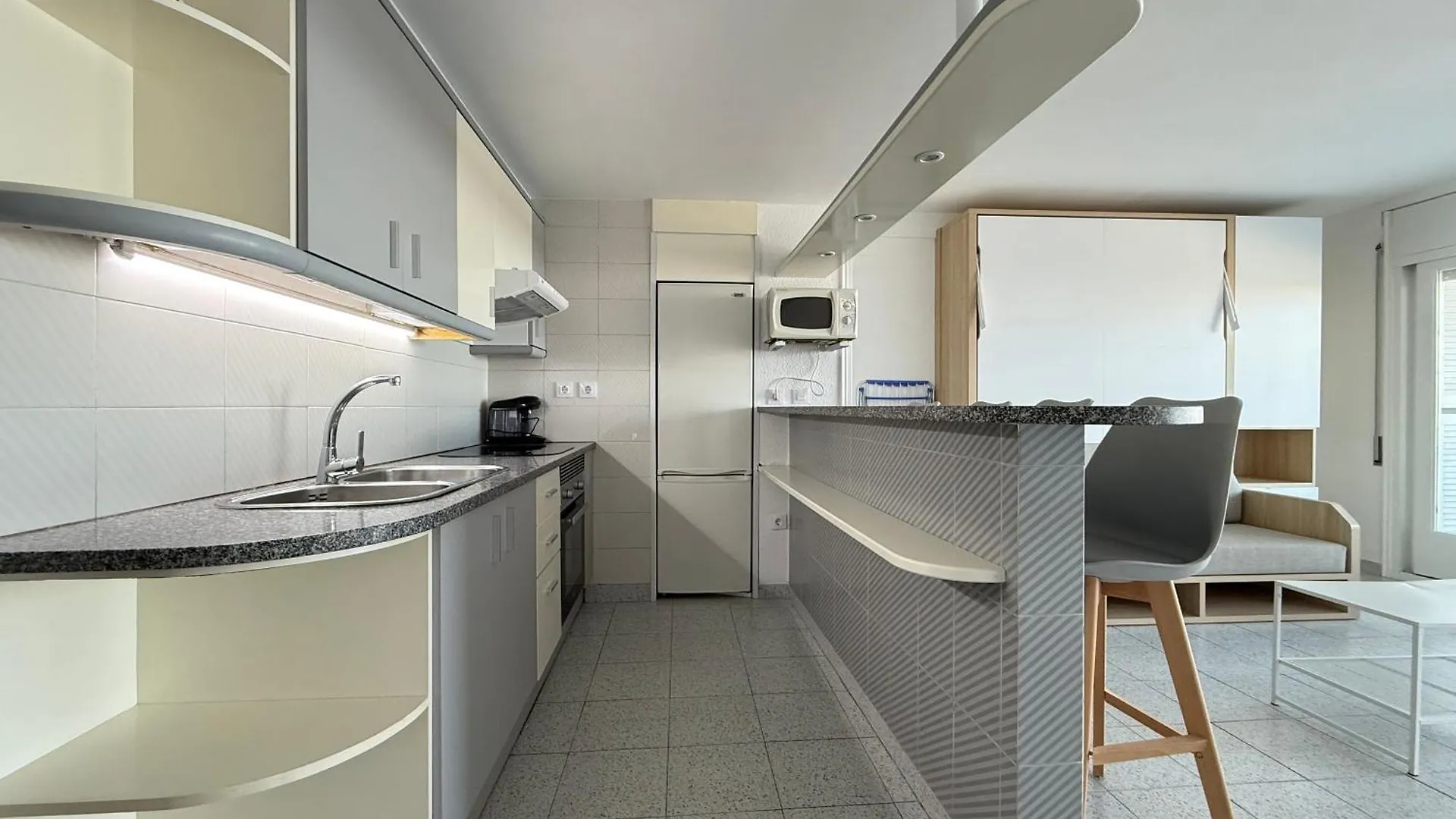 Agi Pi Sunyer Apartments Roses Spanje