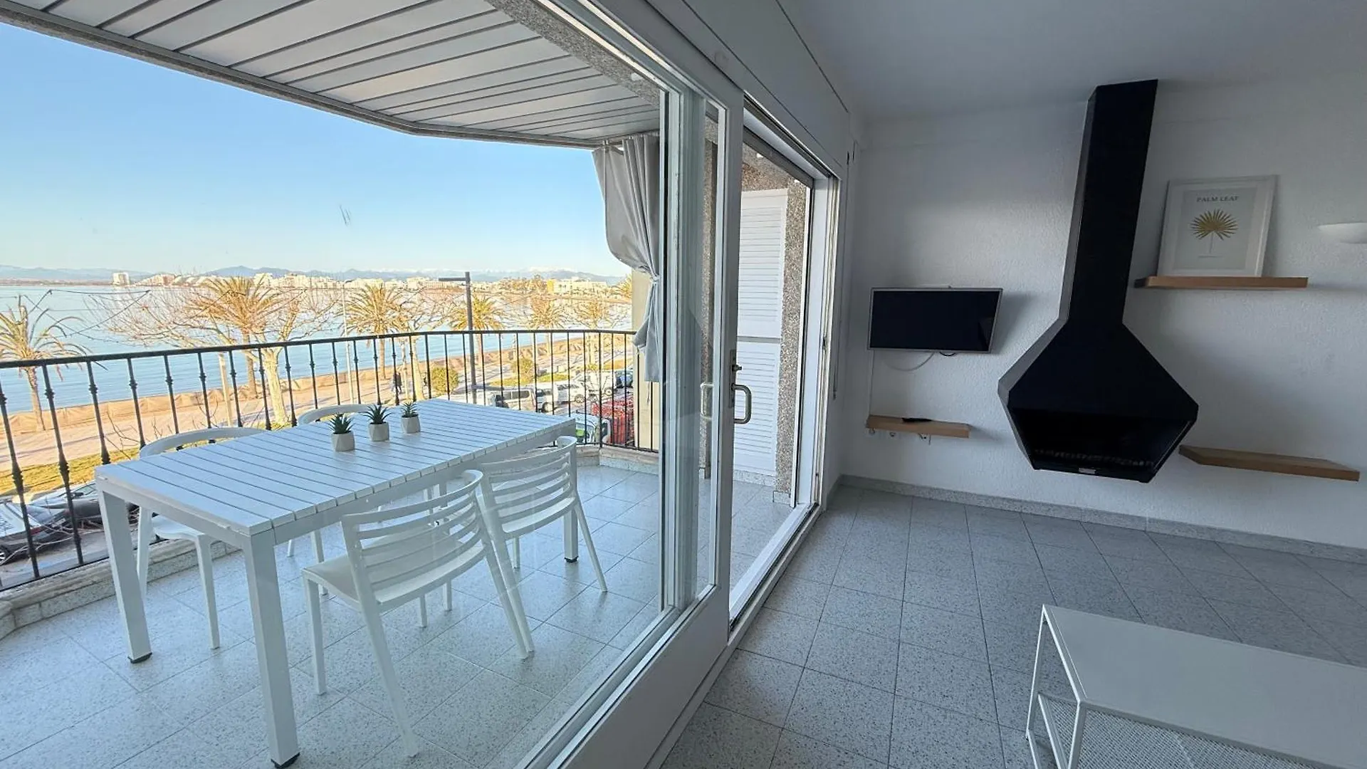 Agi Pi Sunyer Apartments Roses