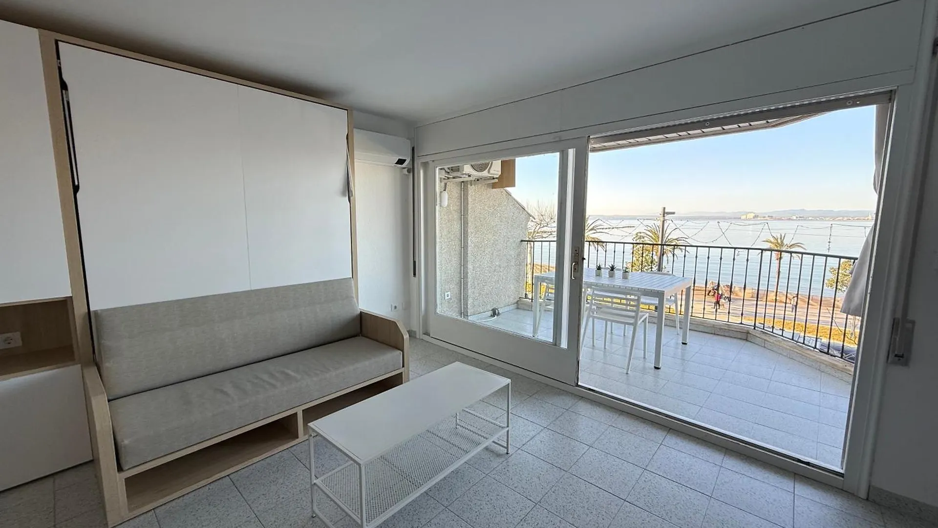 Agi Pi Sunyer Apartments Roses