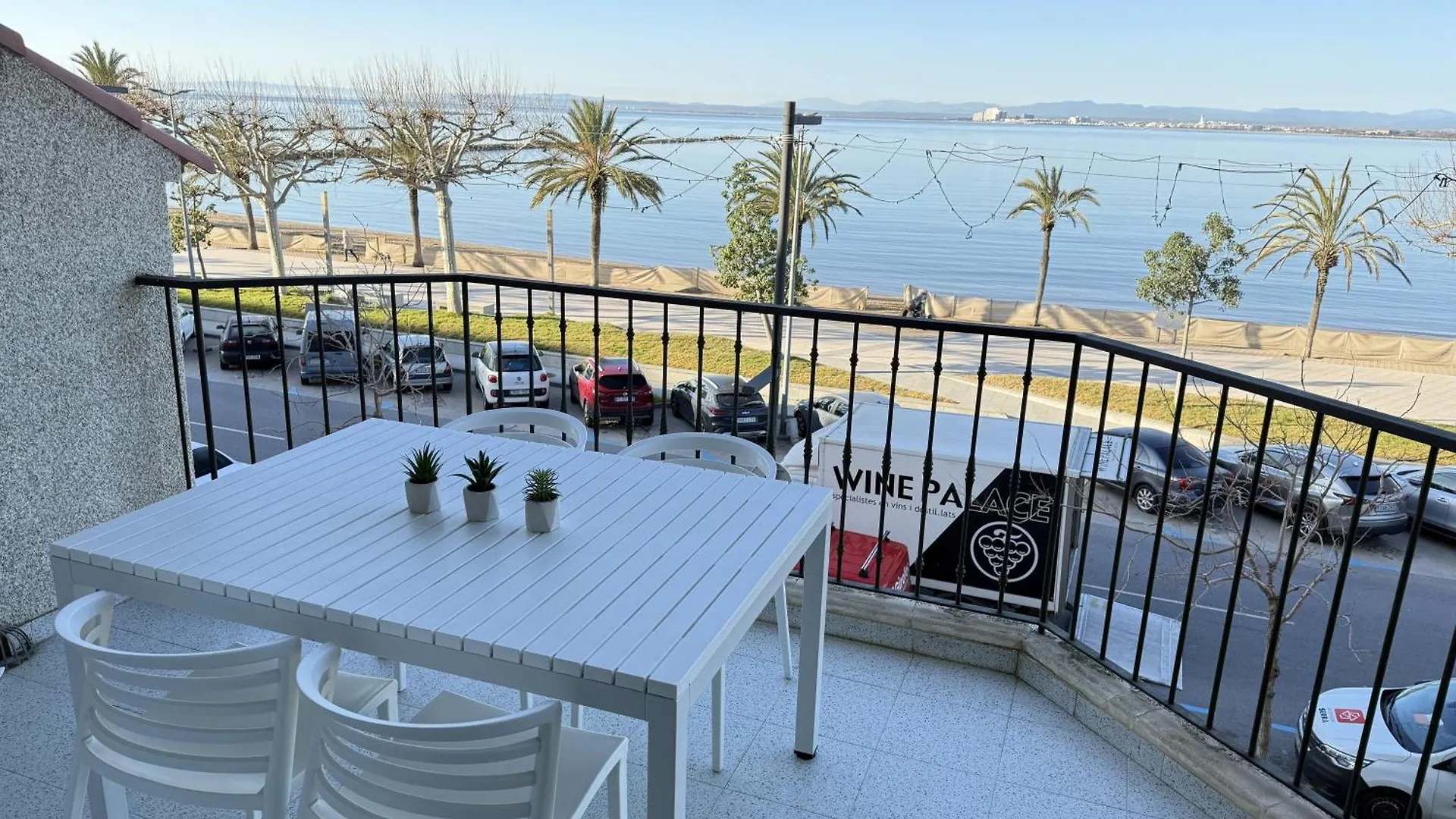 Agi Pi Sunyer Apartments Roses